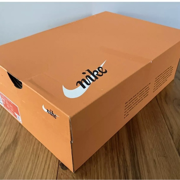 Nike Waffle Trainer 2 - K2 Basecamp Himalayas — US 10.5 Red & Gold — BRAND NEW - Picture 3 of 11